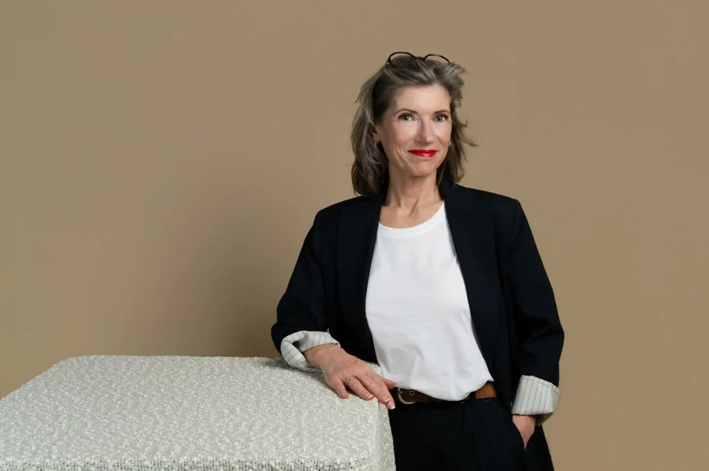 Fondatrice de CP Recrutement spécialisée dans le recrutement des membres du CODIR. Créatrice de la méthode C.O.D.I.R. - Cécile Perrier - cprecrutement.fr
